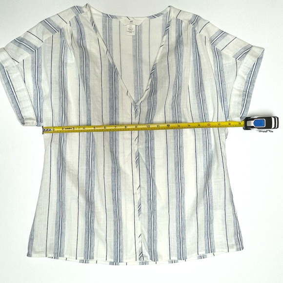 H & M  Short Sleeve V-Neck Cotton Blouse Blue/Cream Size Small - Picture 8 of 9